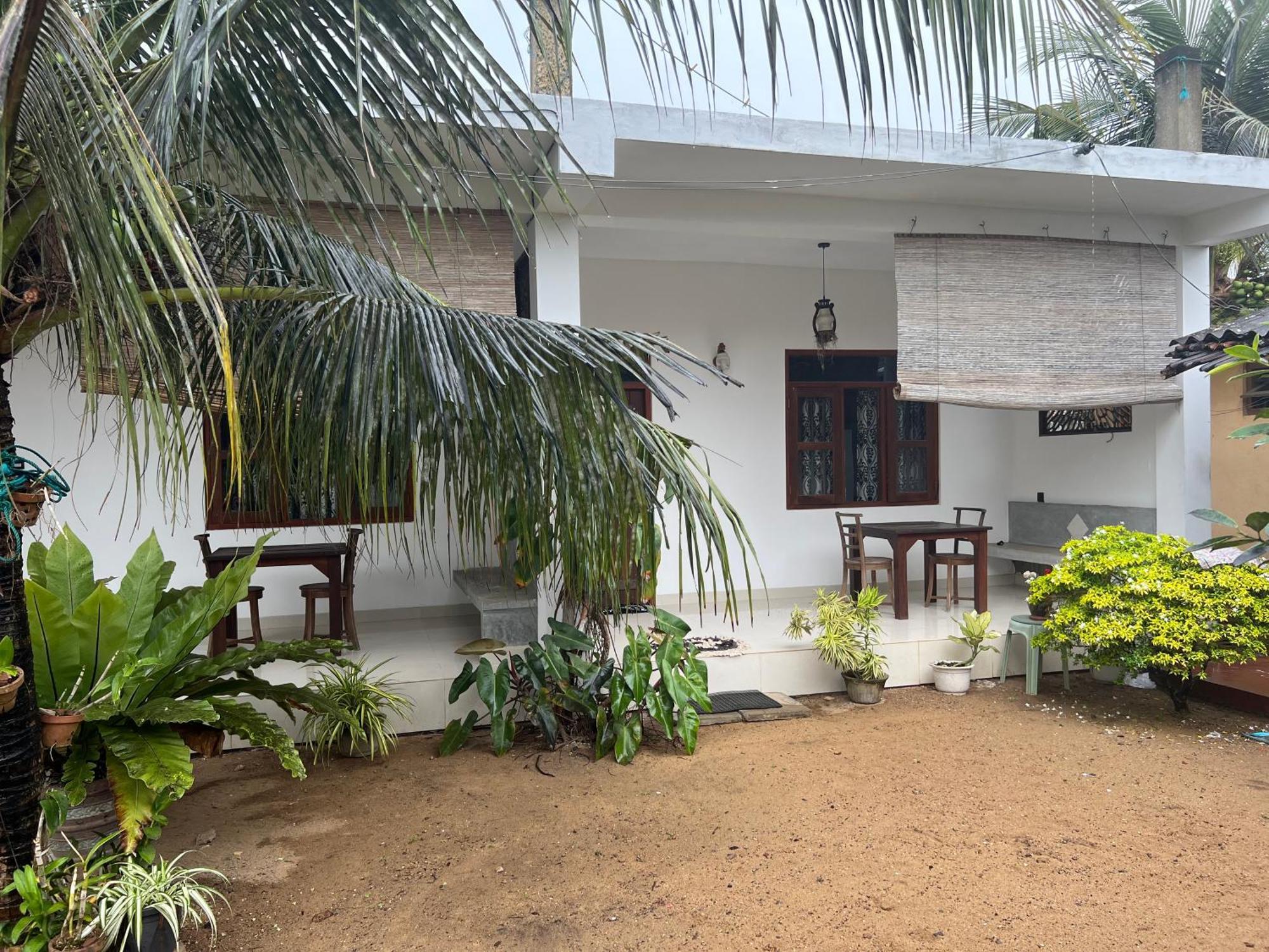 Awesome Guest Mirissa Hotel Exterior photo