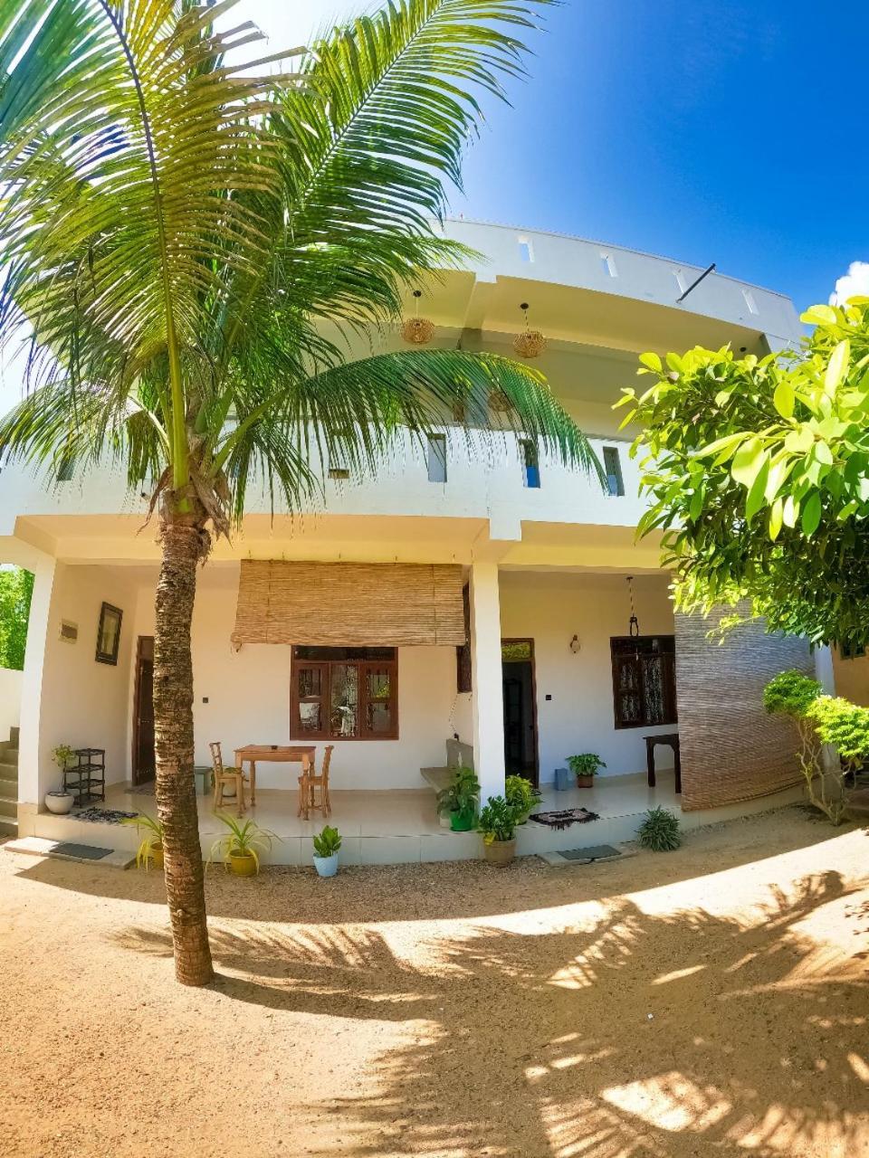 Awesome Guest Mirissa Hotel Exterior photo
